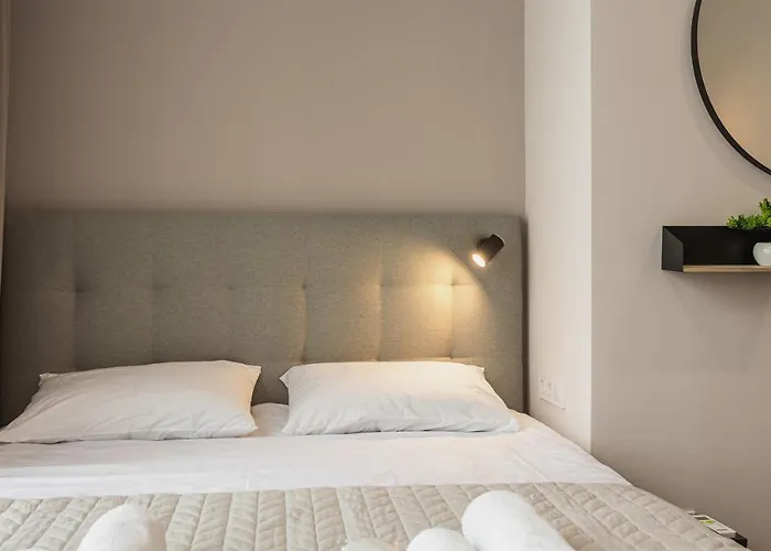 Aura Home