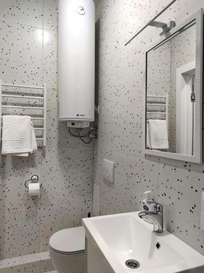 Aura Apartment *