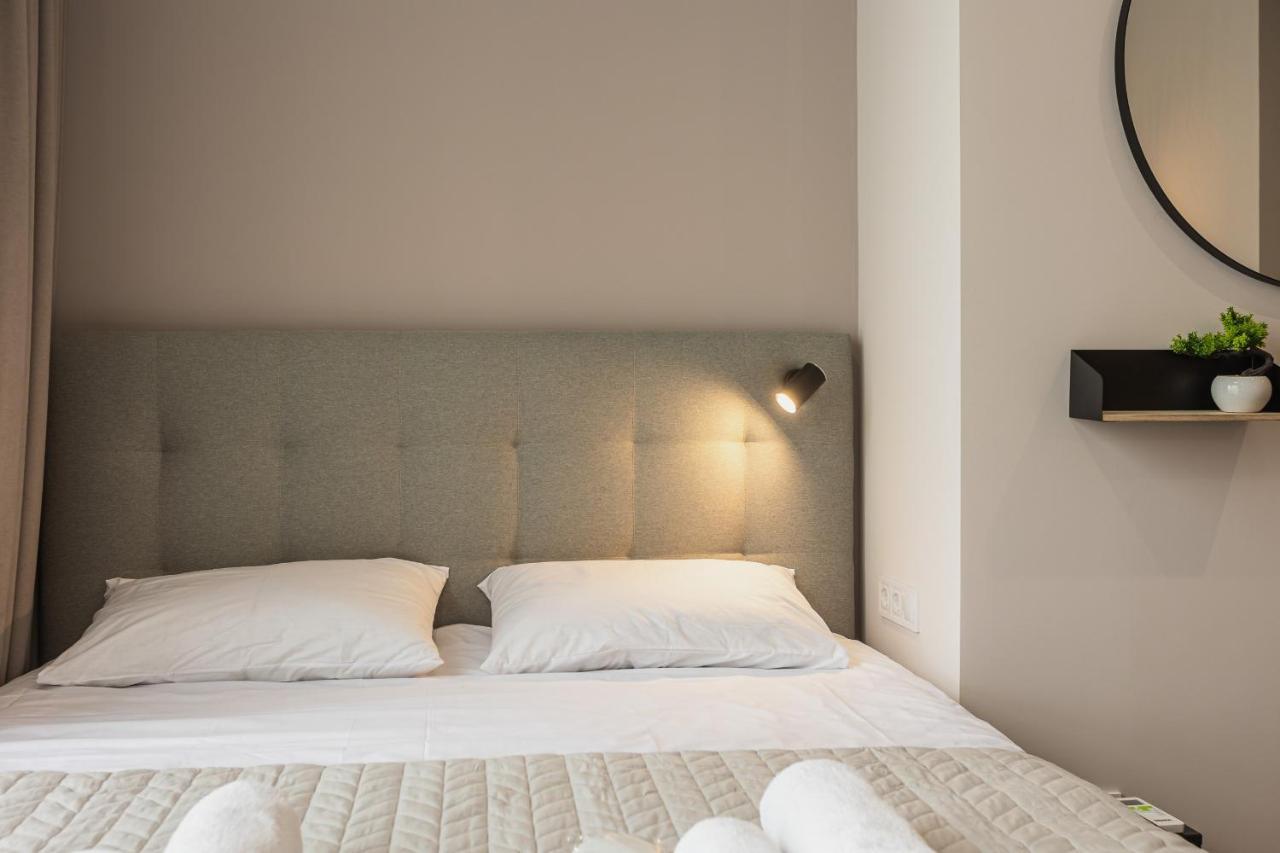 Aura Apartment *